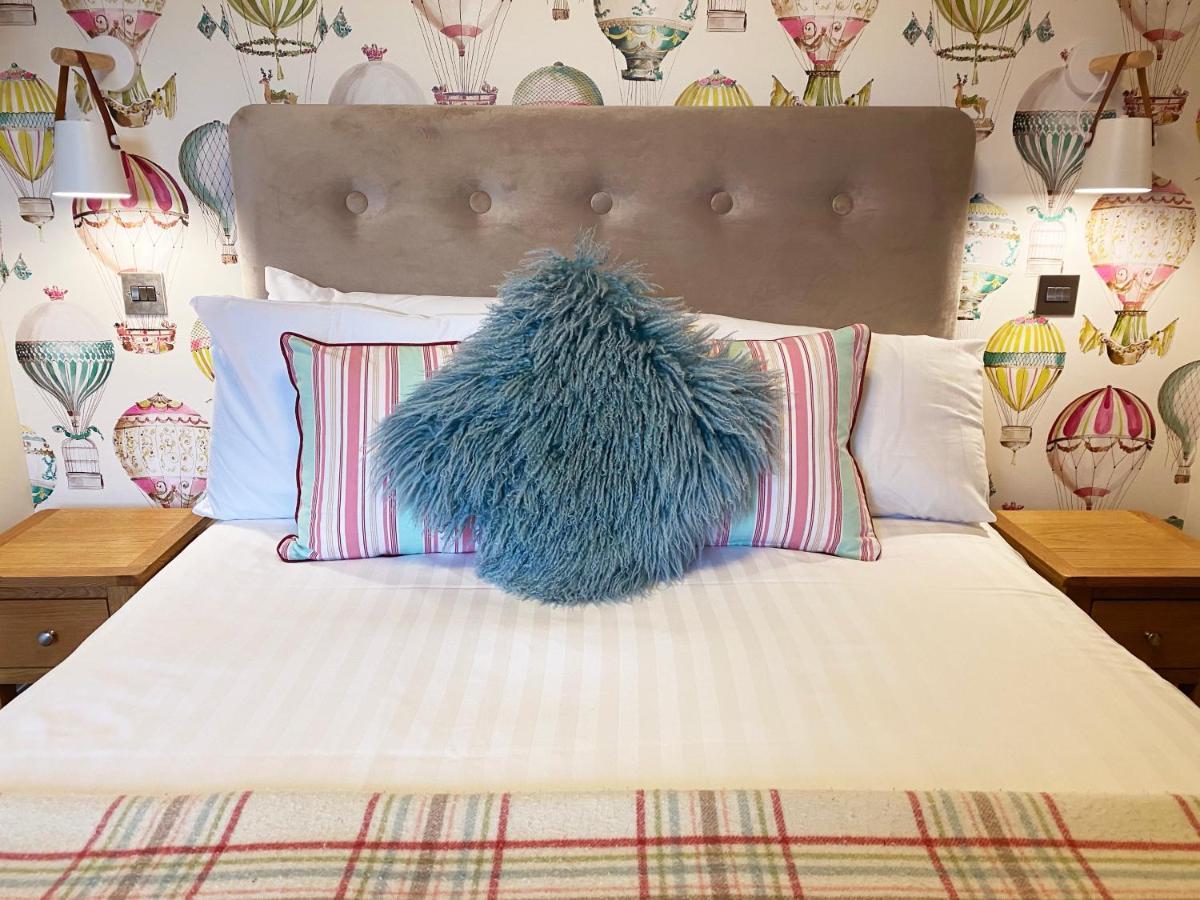 The Hive At Poppi-Red Bed & Breakfast Hawkshead Bagian luar foto