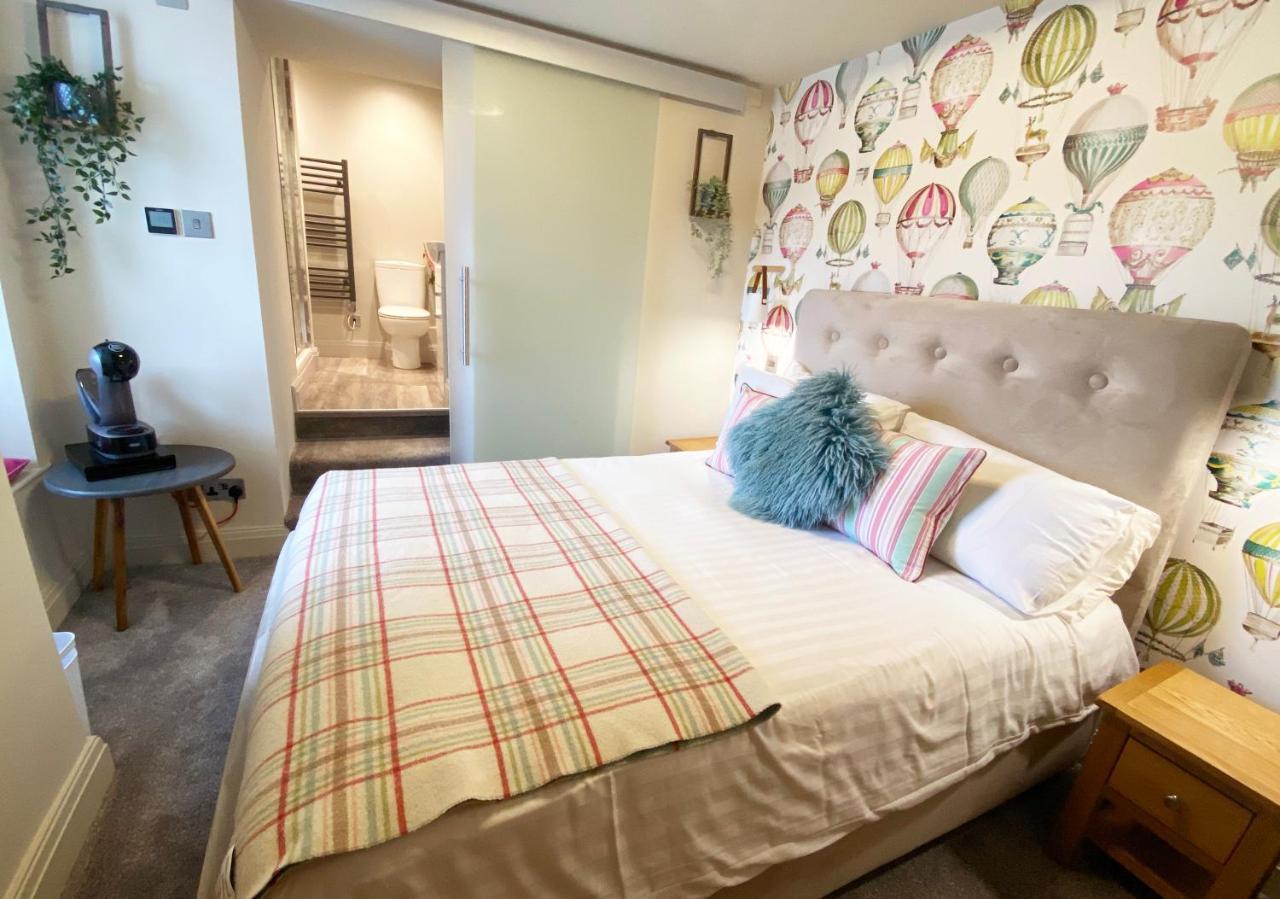 The Hive At Poppi-Red Bed & Breakfast Hawkshead Bagian luar foto