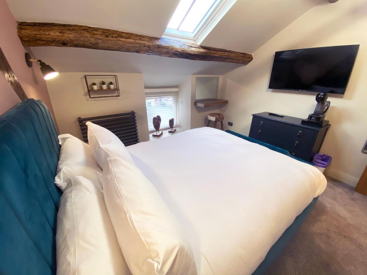 The Hive At Poppi-Red Bed & Breakfast Hawkshead Bagian luar foto