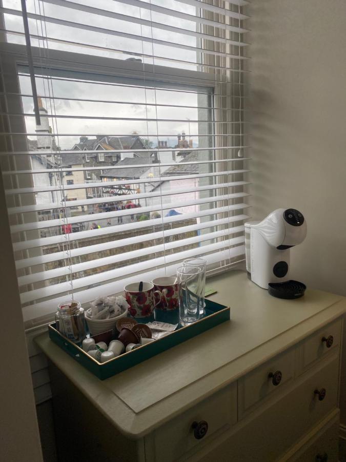 The Hive At Poppi-Red Bed & Breakfast Hawkshead Bagian luar foto