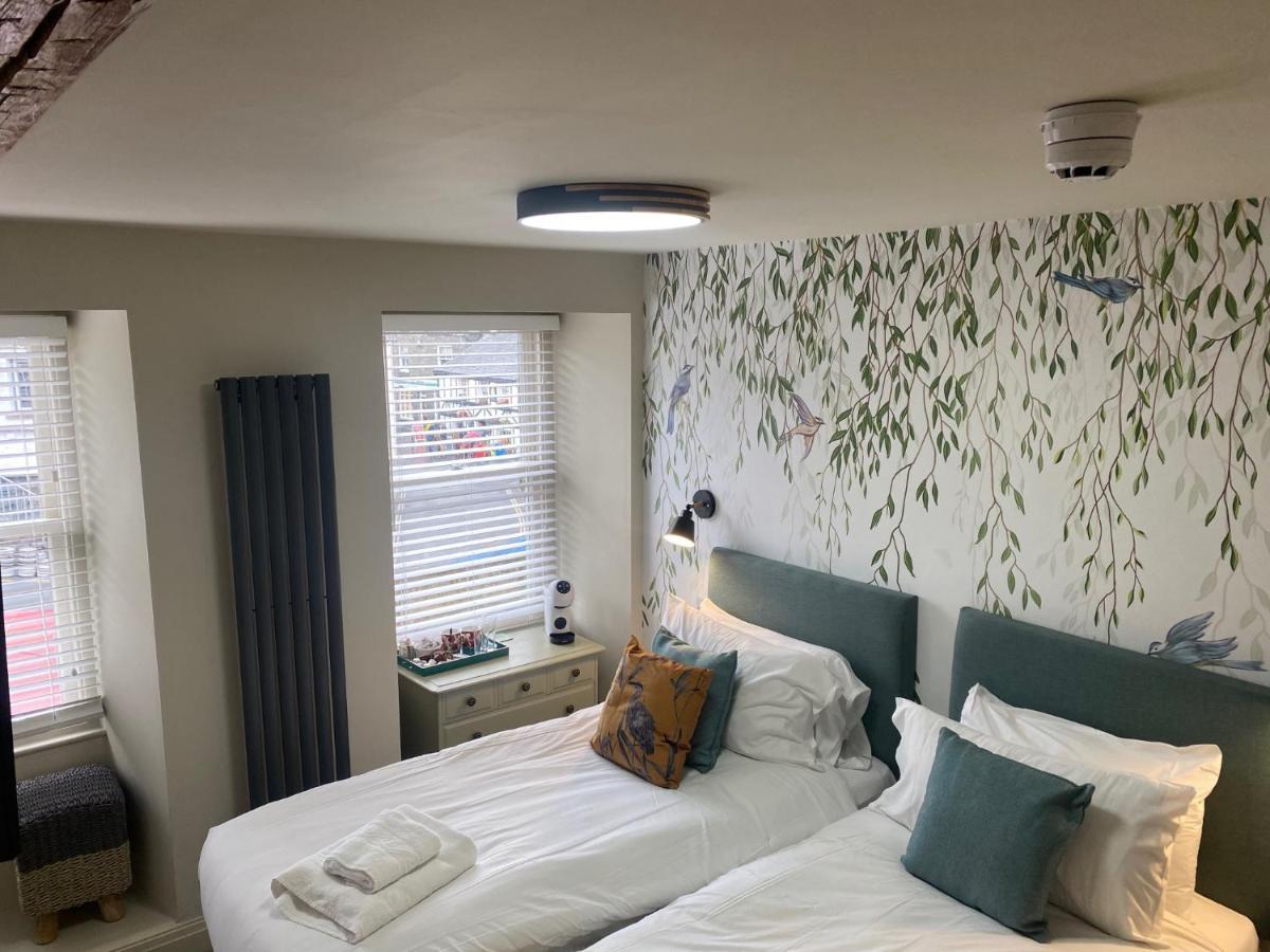 The Hive At Poppi-Red Bed & Breakfast Hawkshead Bagian luar foto
