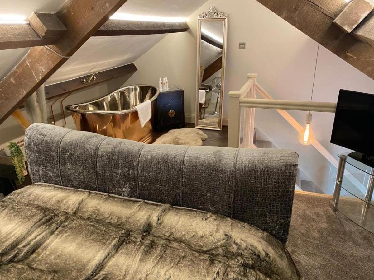 The Hive At Poppi-Red Bed & Breakfast Hawkshead Bagian luar foto